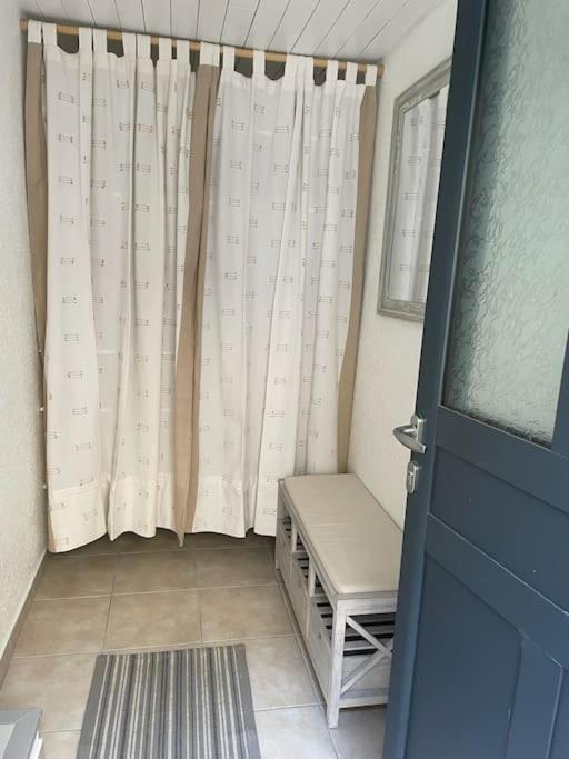 Tiny Paradise - 2 Bedrooms Apartment Montigny-sur-Loing Exteriör bild