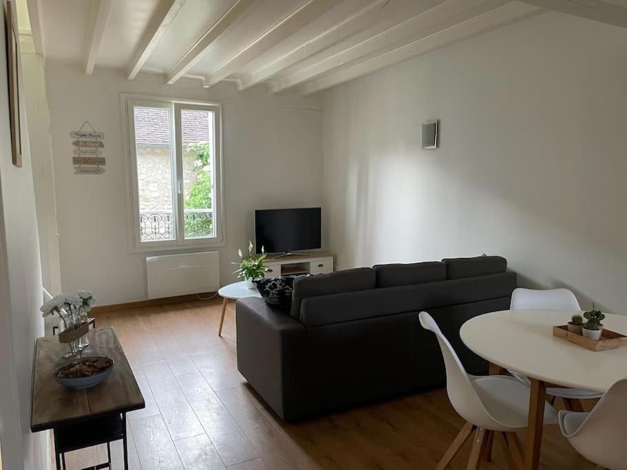 Tiny Paradise - 2 Bedrooms Apartment Montigny-sur-Loing Exteriör bild