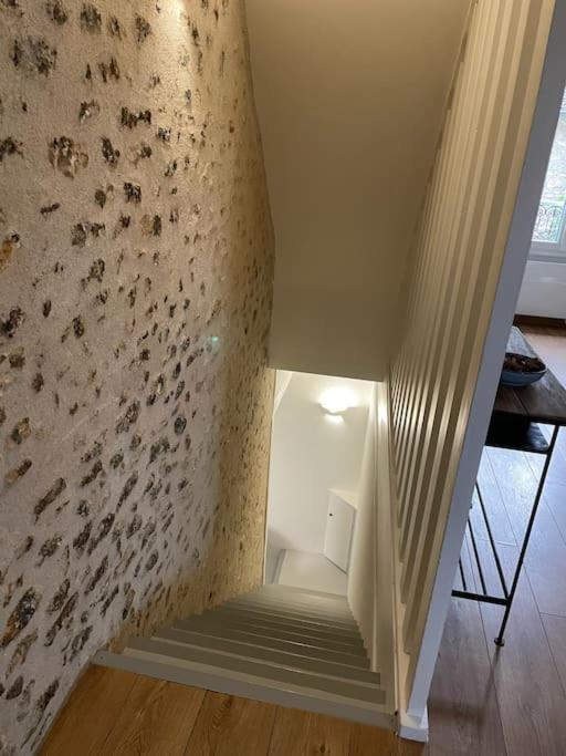 Tiny Paradise - 2 Bedrooms Apartment Montigny-sur-Loing Exteriör bild