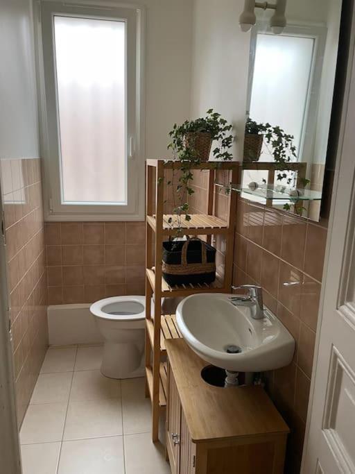 Tiny Paradise - 2 Bedrooms Apartment Montigny-sur-Loing Exteriör bild